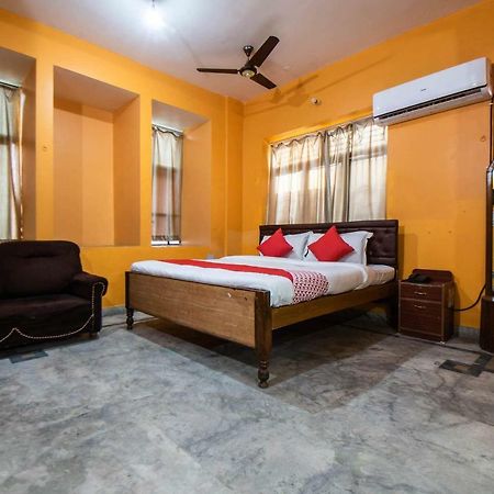 Oyo 29792 Piyush Hajipur Hotel Buitenkant foto