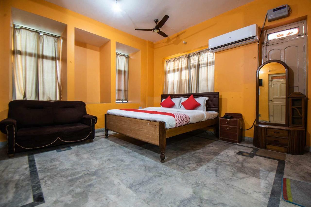 Oyo 29792 Piyush Hajipur Hotel Buitenkant foto