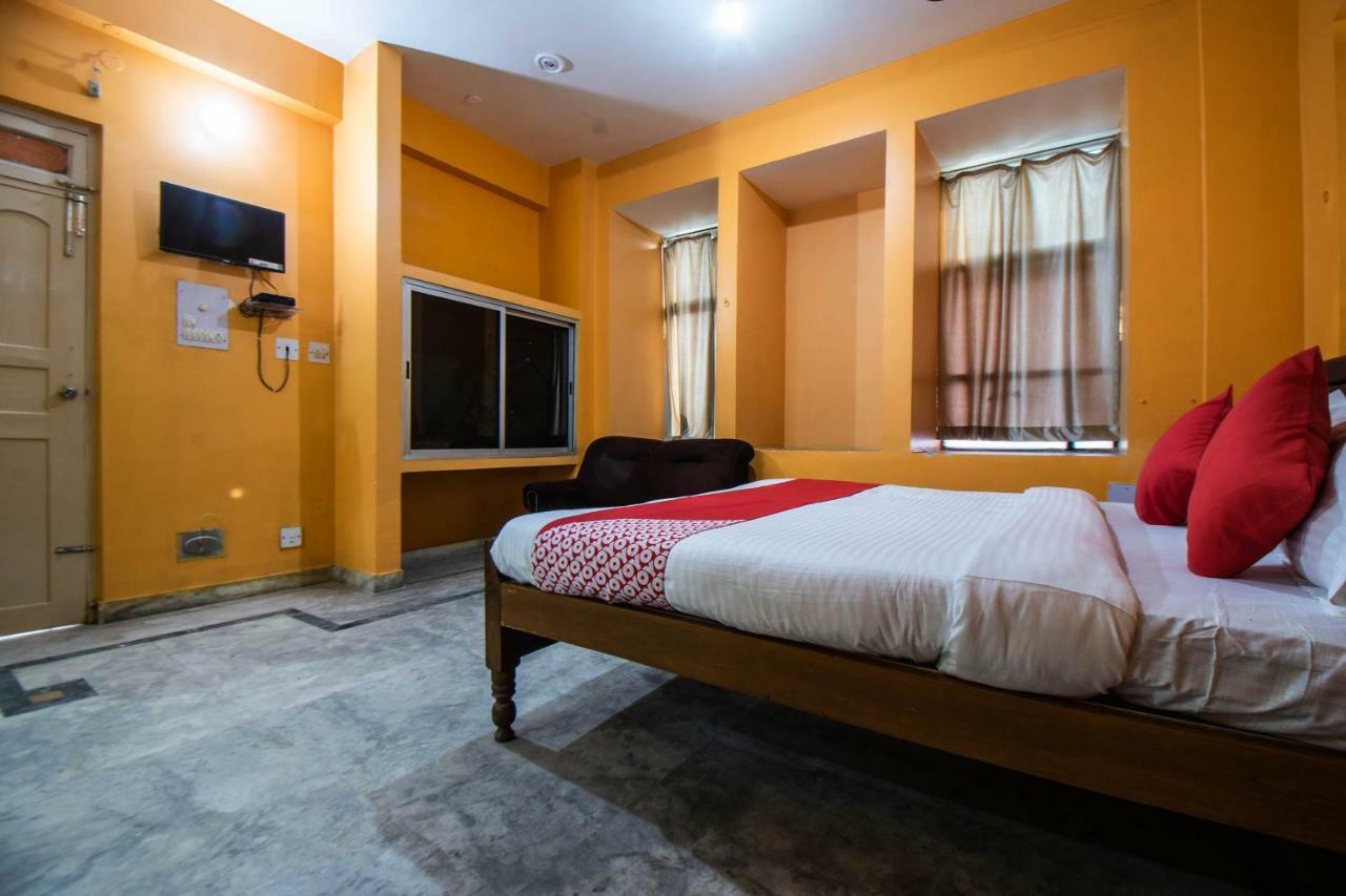 Oyo 29792 Piyush Hajipur Hotel Buitenkant foto