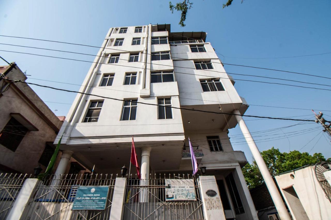Oyo 29792 Piyush Hajipur Hotel Buitenkant foto