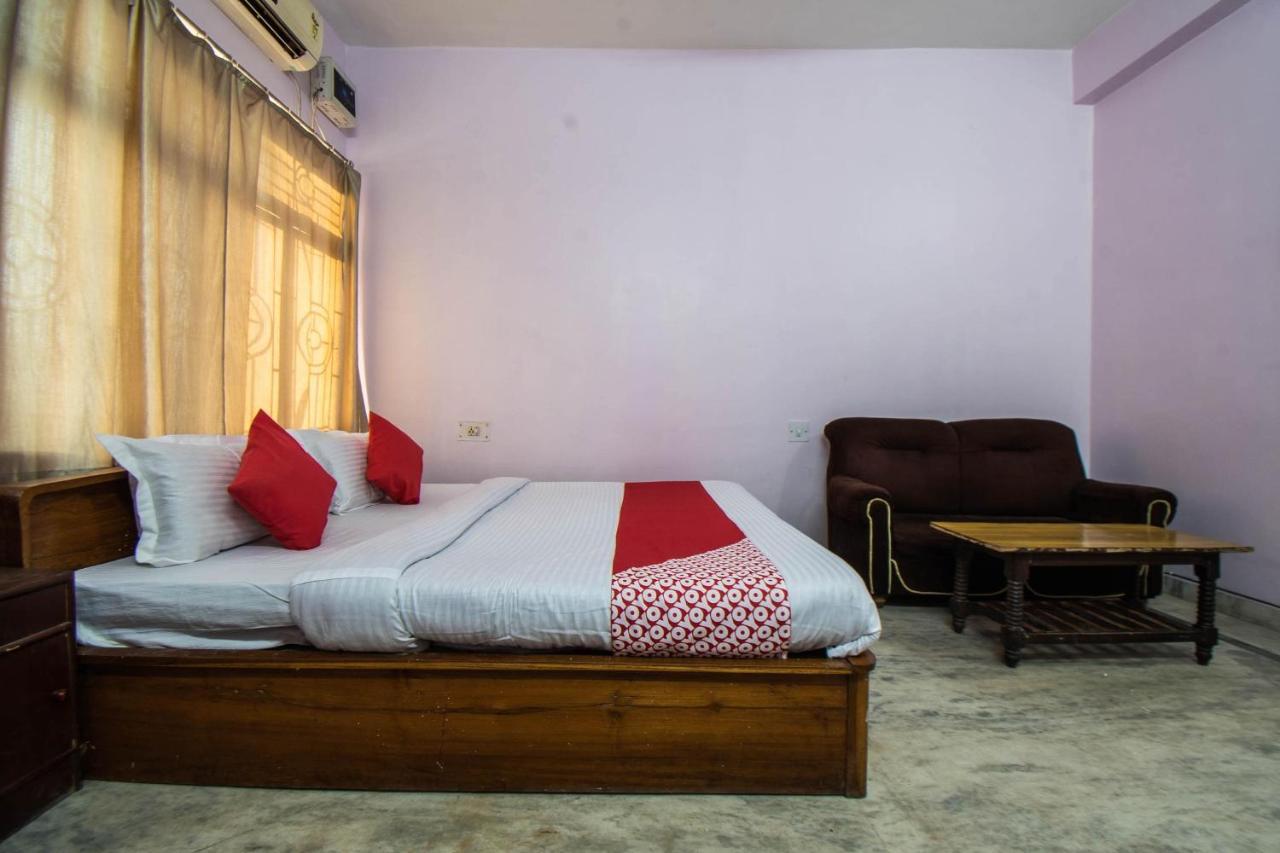 Oyo 29792 Piyush Hajipur Hotel Buitenkant foto
